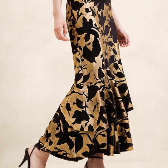 Banana Republic Factory LAMÉ TIERED MAXI SKIRT - Picture 2 of 7